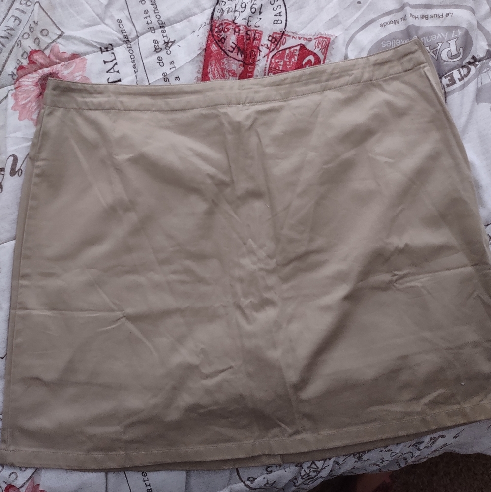 Land send Skirt Short
